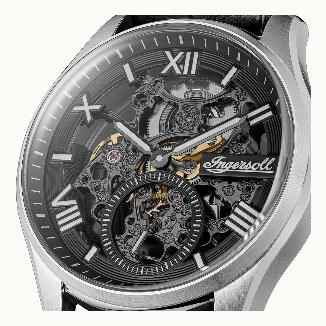 Herrenarmbanduhr Ingersoll: großes Zifferblatt mit Automatik-Skelettwerk, schwarzer Optik.