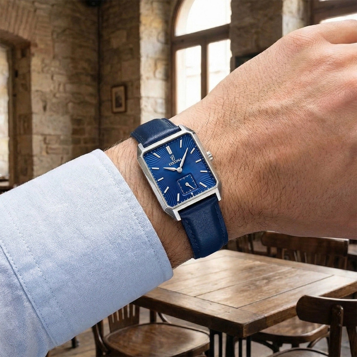 Herren-Quarzuhr am Handgelenk mit blauem Zifferblatt und blauem Lederarmband