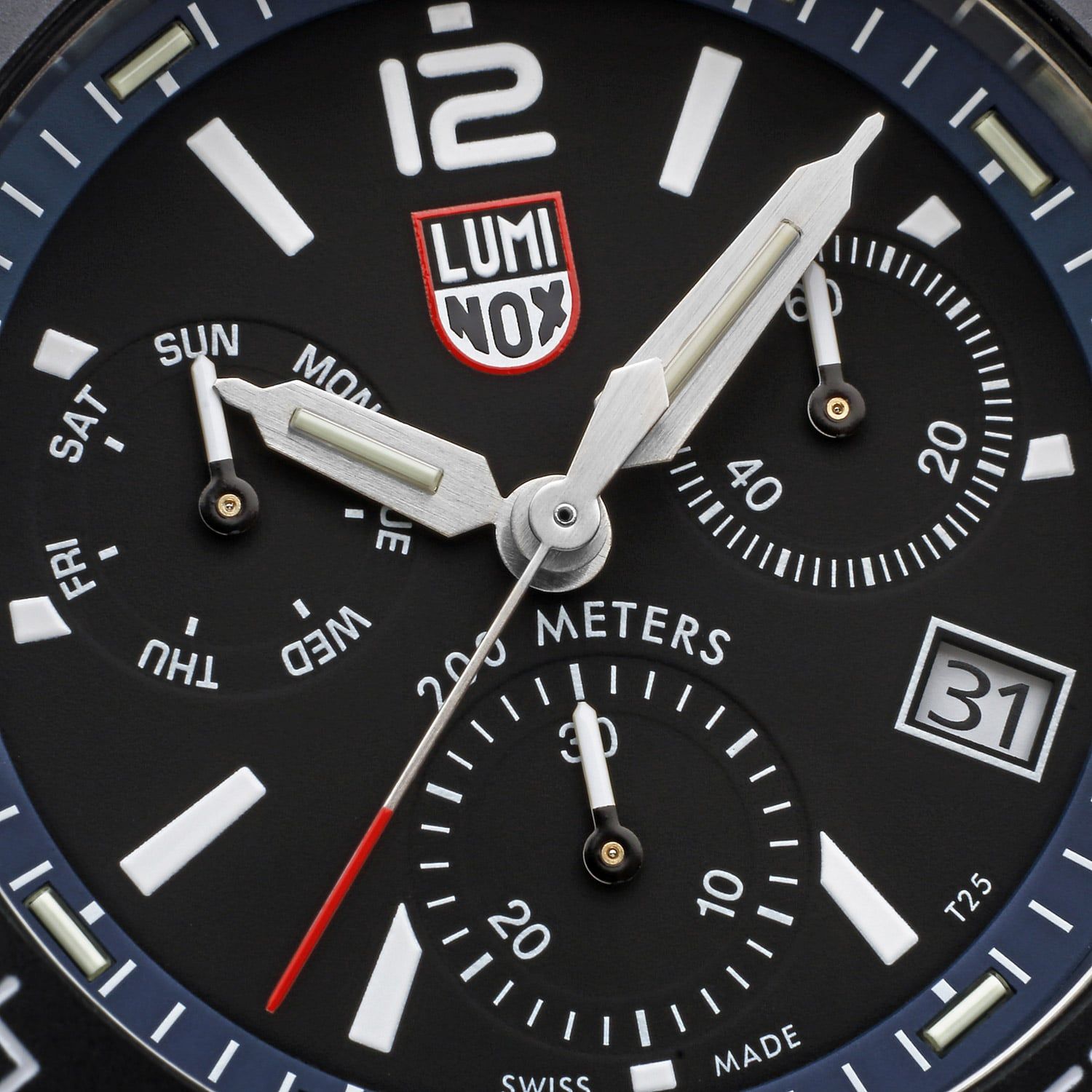 Luminox Pacific Diver Chronograph Zifferblatt mit Leuchtindizes, Datum und Chronograph