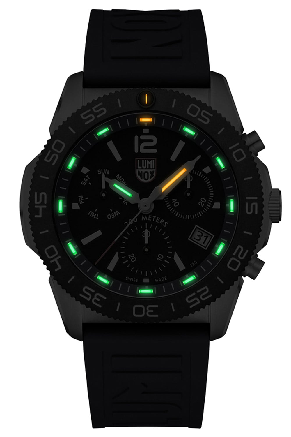 Luminox Pacific Diver Chronograph Armbanduhr mit grün leuchtenden Indizes und schwarzem Zifferblatt