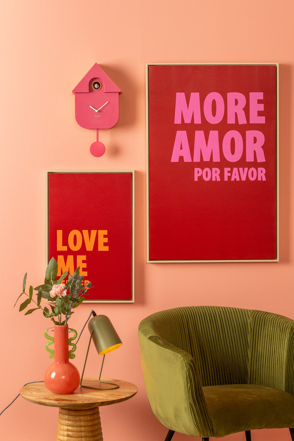 Horloge murale style coucou, petite maison rose avec fenêtre ronde et balancier