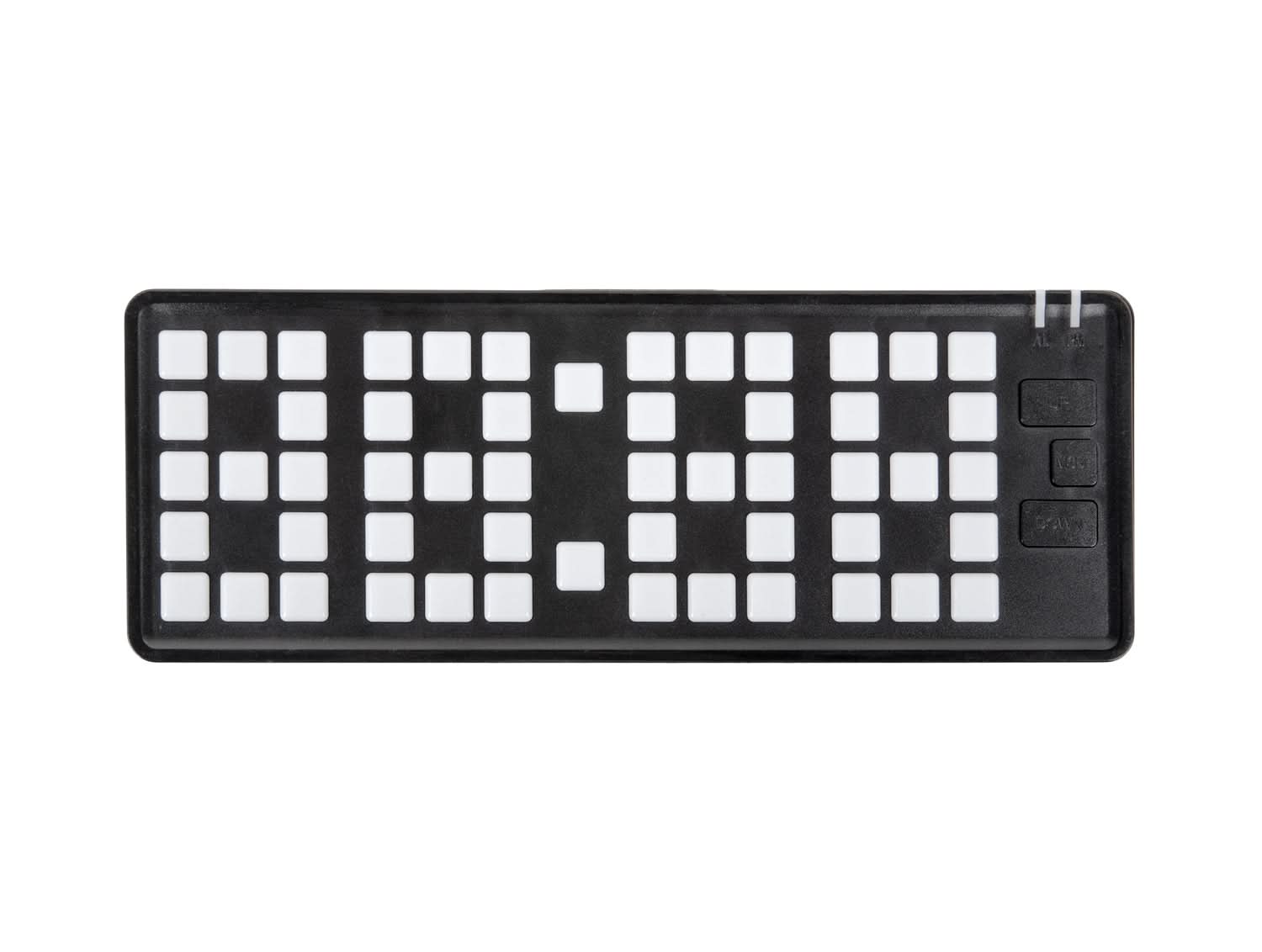 Réveil numérique avec clavier, façade noire et touches lumineuses