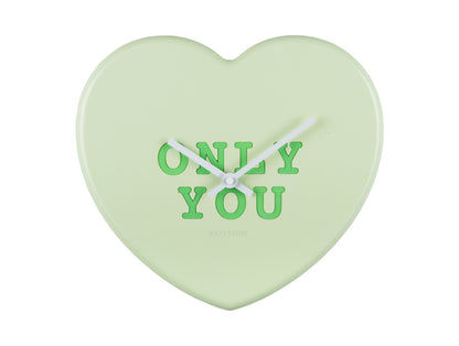 Horloge murale en forme de cœur, vert doux, avec inscription « ONLY YOU » et aiguilles