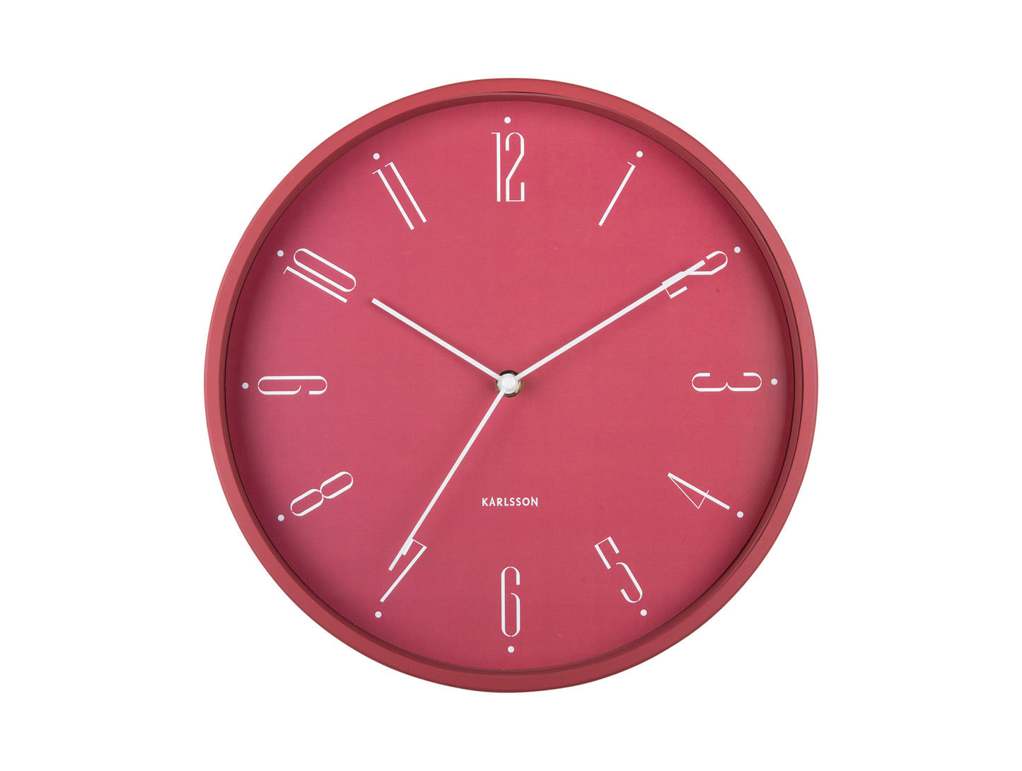 Horloge murale rouge avec chiffres et aiguilles blancs, cadre métallique rond