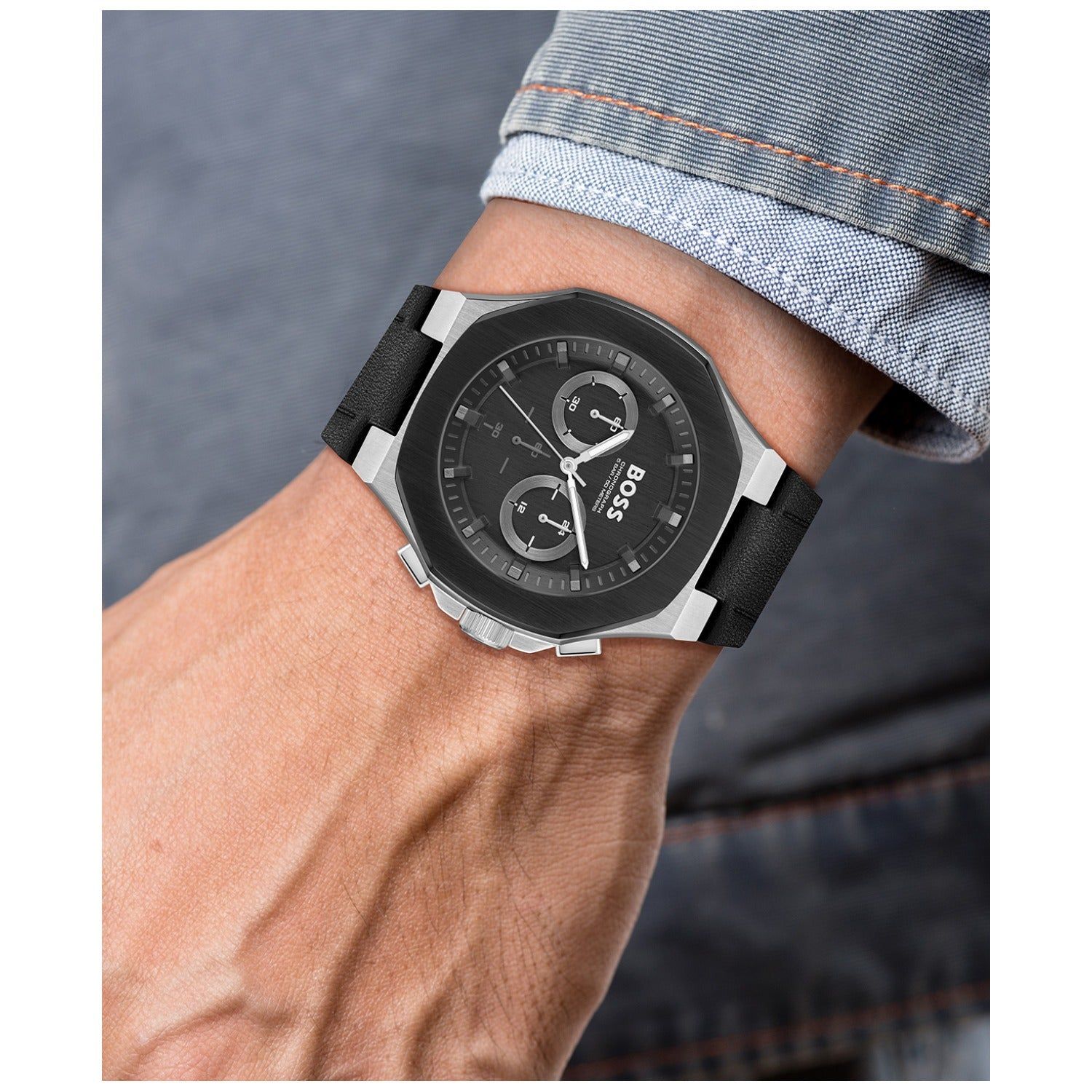 Schwarze Herren-Armbanduhr mit Quarz-Chronograph und schwarzem Lederarmband, rundes Zifferblatt