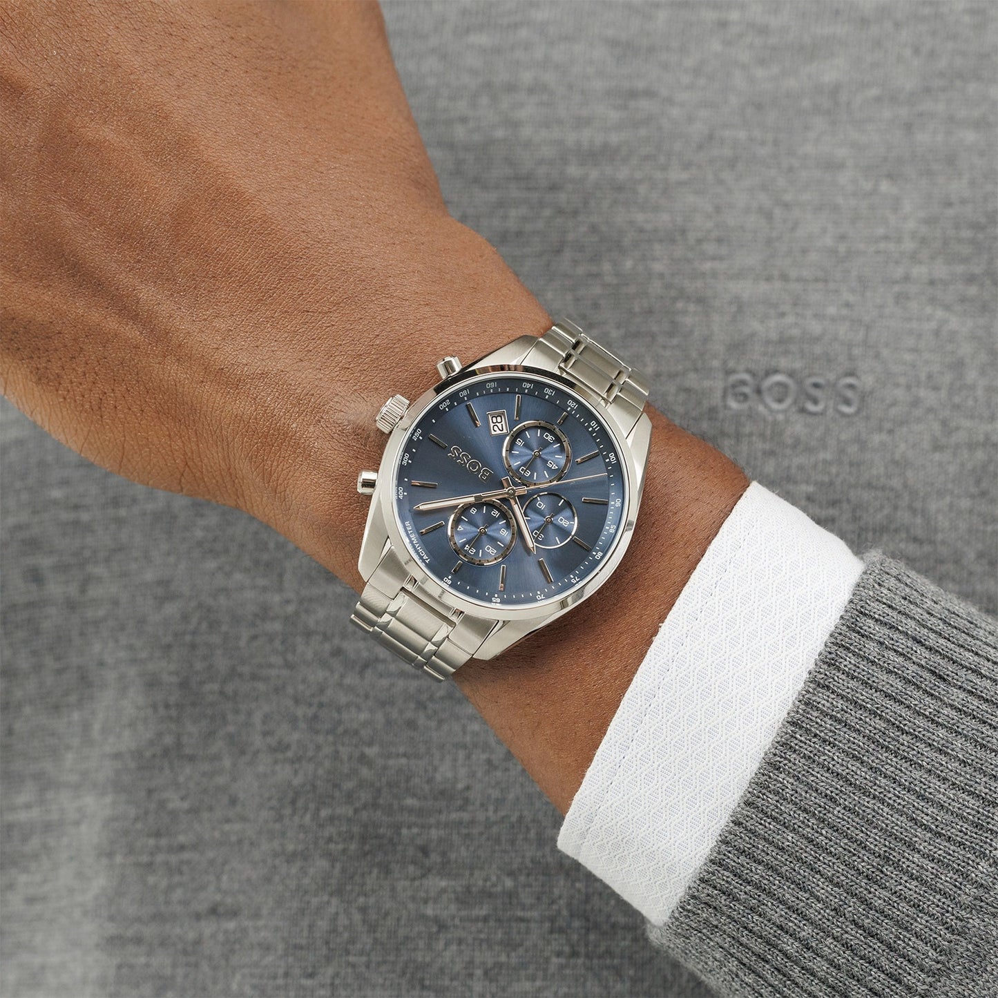 Herren-Chronograph am Handgelenk mit blauem Zifferblatt und Edelstahlarmband