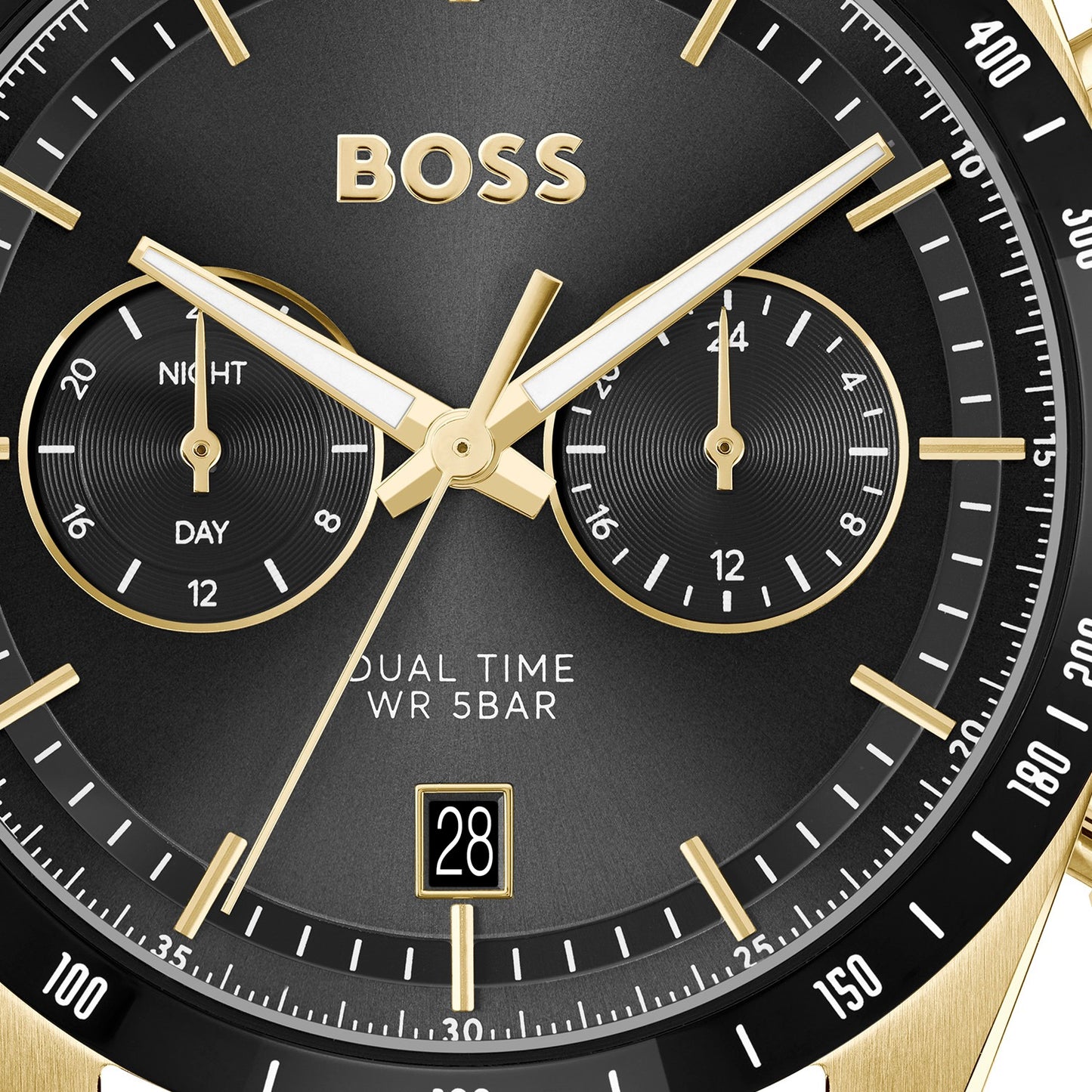 Detail: schwarzes BOSS-Zifferblatt mit Tachymeter, Subdials und Datumsfenster