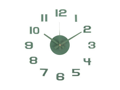 Horloge murale avec grands chiffres et aiguilles verts sur un cadran rond foncé