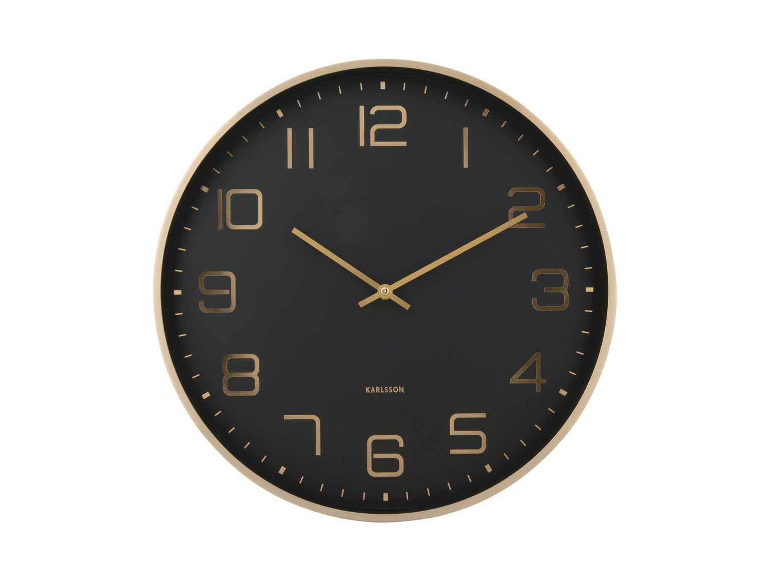 Horloge murale ronde avec cadran noir, chiffres arabes dorés et cadre beige clair