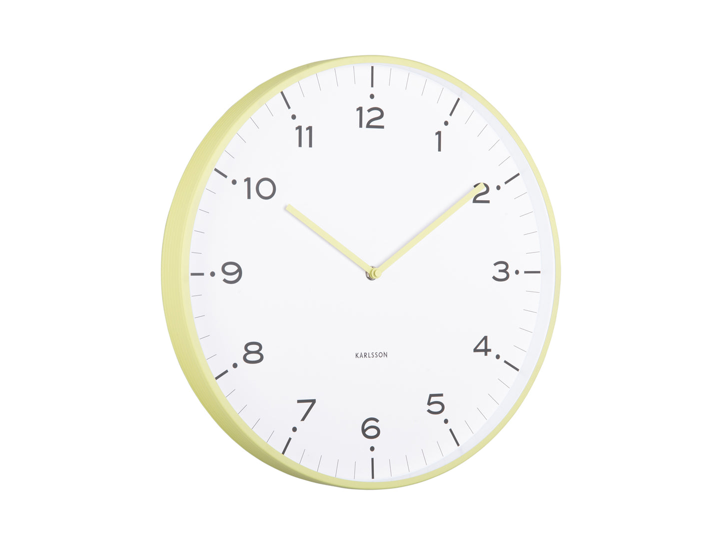 Horloge murale avec cadran blanc, cadre jaune-vert et chiffres des heures noirs