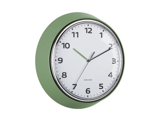 Horloge murale Karlsson verte avec cadran blanc, chiffres et aiguilles noirs