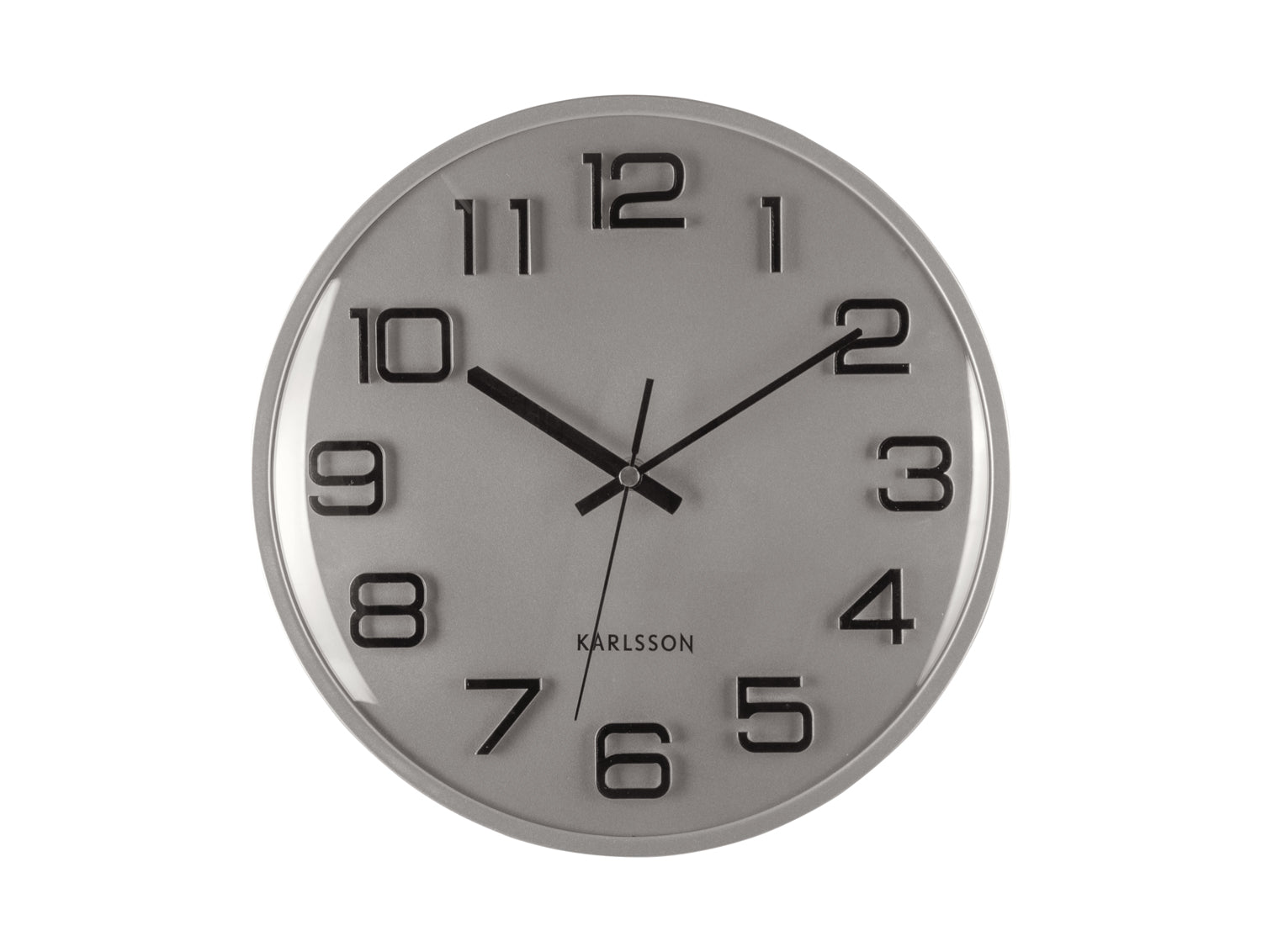 Horloge murale avec chiffres 3D, cadre argenté, aiguilles des minutes et des heures noires
