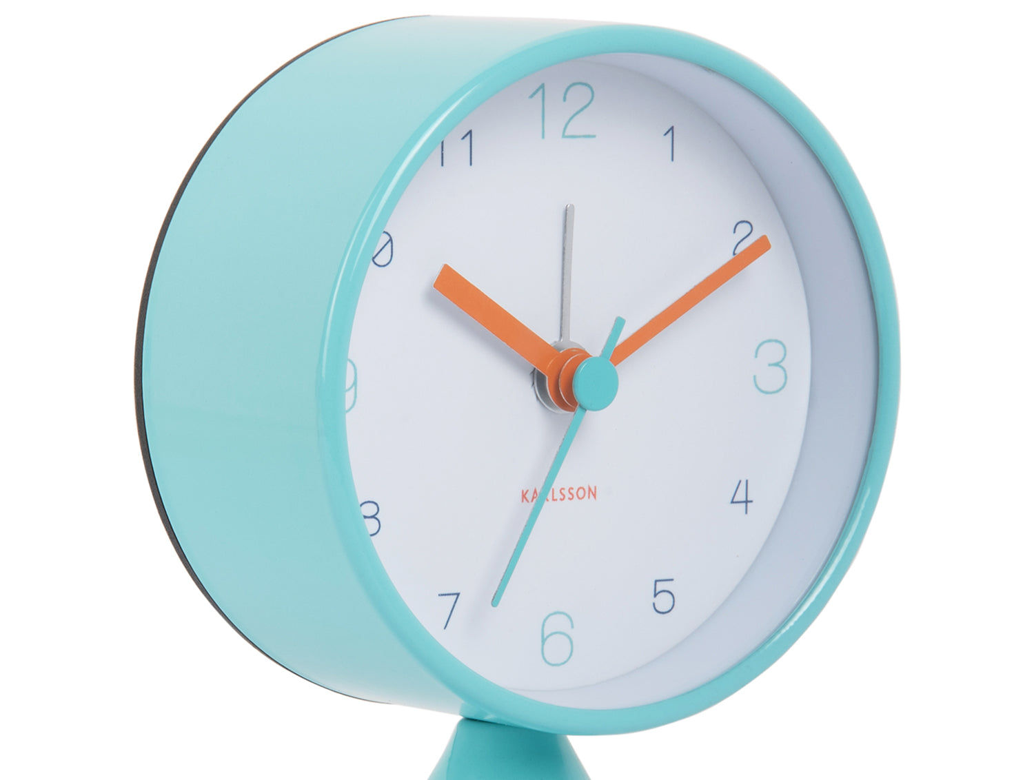 Réveil Karlsson avec boîtier turquoise, cadran blanc et aiguilles orange