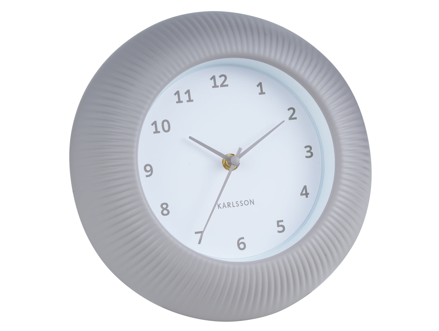 Horloge murale Karlsson avec cadre côtelé gris chaud, cadran blanc rond et aiguilles