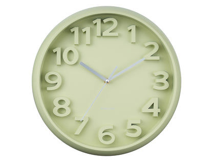 Horloge murale avec cadran vert, chiffres en relief et deux aiguilles