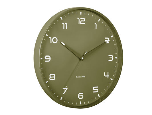 Horloge murale vert armée avec chiffres blancs et aiguilles fines