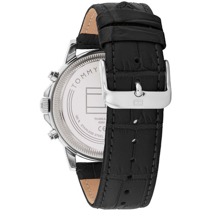 Seitenansicht Herrenquarzuhr mit schwarzem Lederarmband und silbernem Edelstahlgehäuse