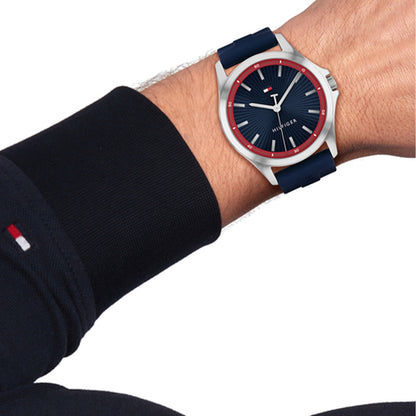 Tommy Hilfiger Armbanduhr für Herren mit blauem Silikonarmband und rundem blauem Zifferblatt