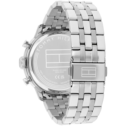 Rückseite eines Herren-Chronographen mit silbernem Metallarmband