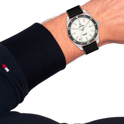 Tommy Hilfiger Herrenarmbanduhr: schwarzes Armband, silbernes Gehäuse, weißes Zifferblatt