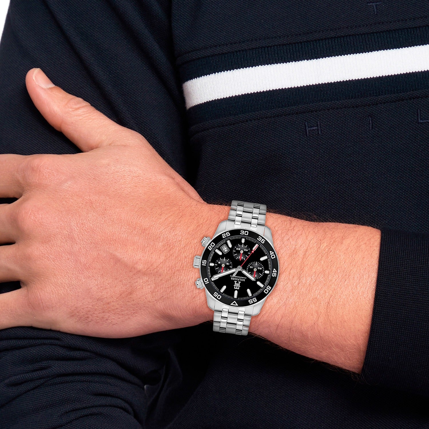 Herrenuhr mit Metallarmband, schwarzem Zifferblatt und Chronograph, silberne Zeiger