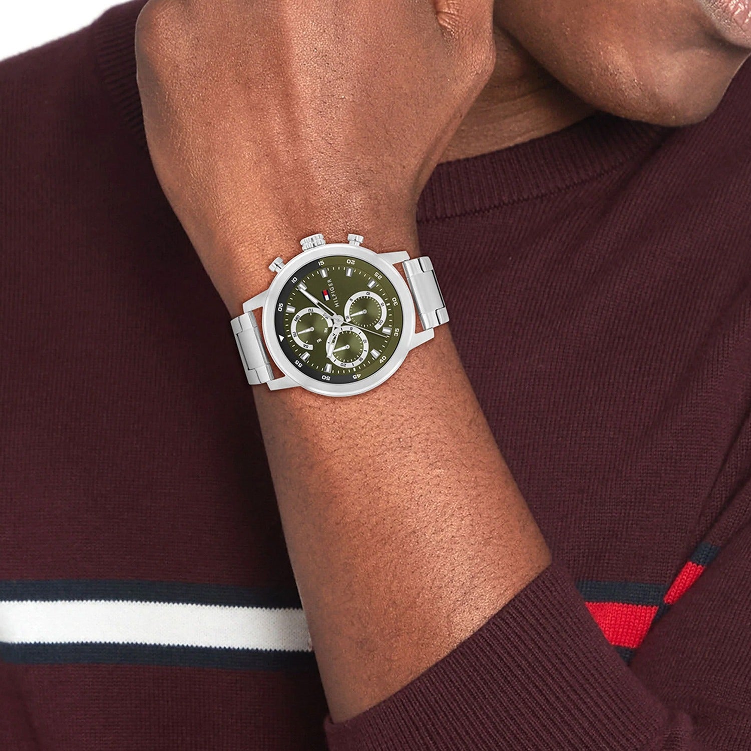 Herrenarmbanduhr mit grünem Zifferblatt, Chronographen-Optik und silbernem Metallband