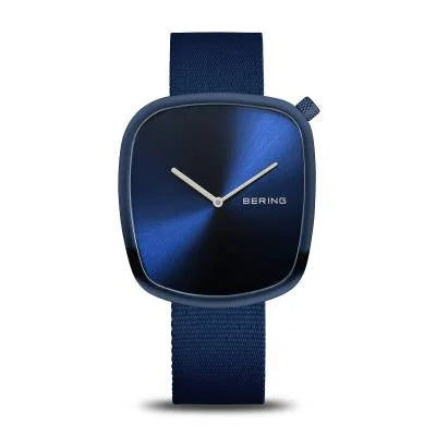 Herren-Armbanduhr mit dunklem blauem Zifferblatt, schlanken Zeigern und blauem Band