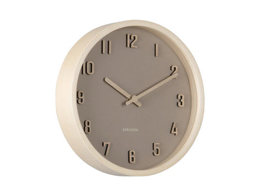 Petite horloge murale avec cadre en bois marron clair et cadran marron
