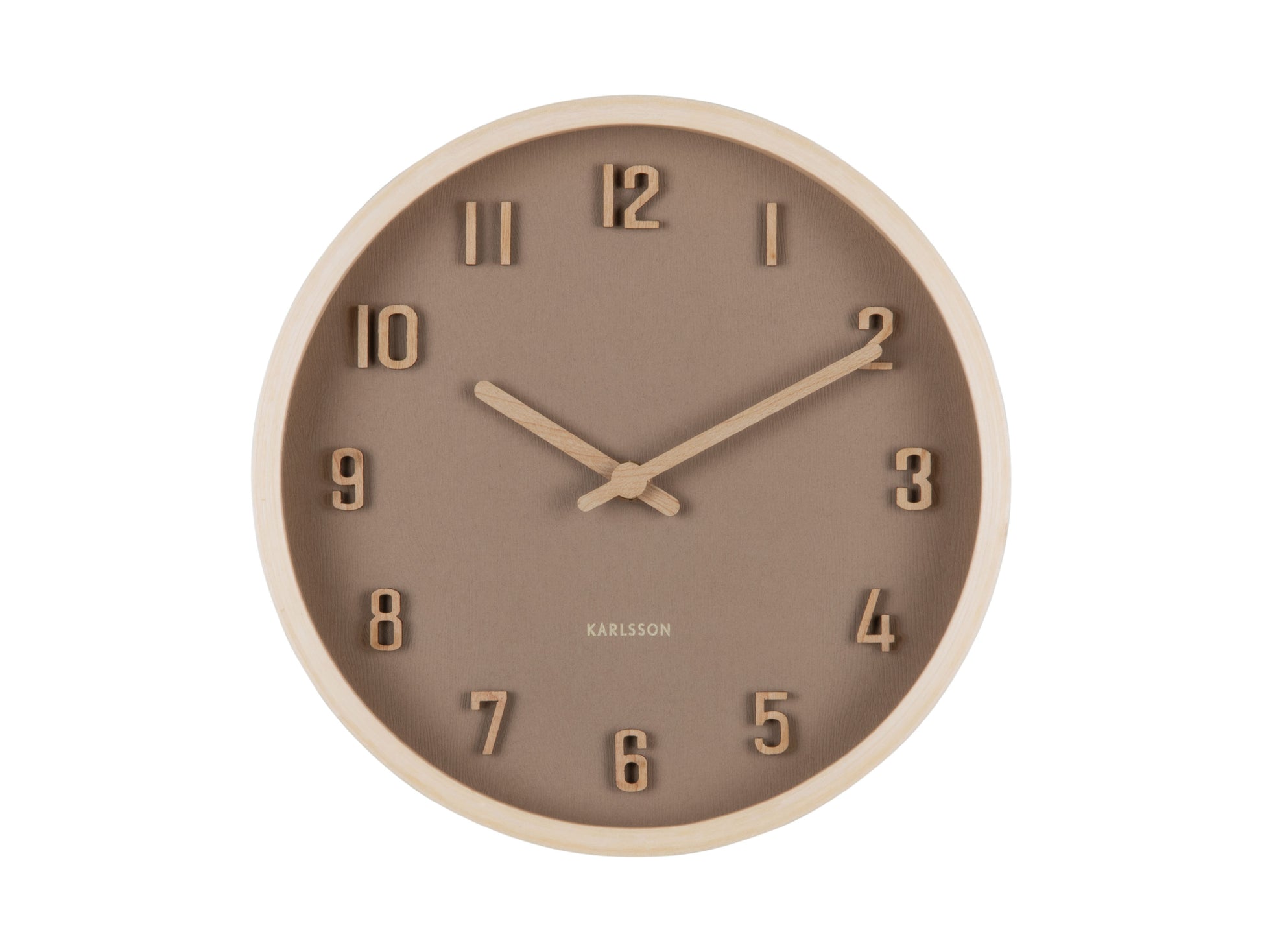 Petite horloge murale avec cadre en bois beige et cadran marron, chiffres romains