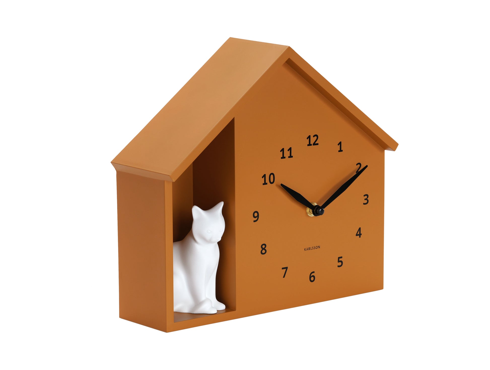 Väggklocka i form av ett litet hus med vit katt och urtavla, ockragul