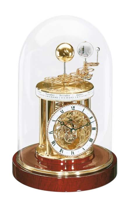 Pendule à poser Hermle 28,5x21x21 cm acajou • Mouvement à quartz de précision • Astrolabe fascinant
