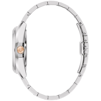 Bulova Automatikuhr, Seitenansicht mit Krone in Roségold und Edelstahlgliedern