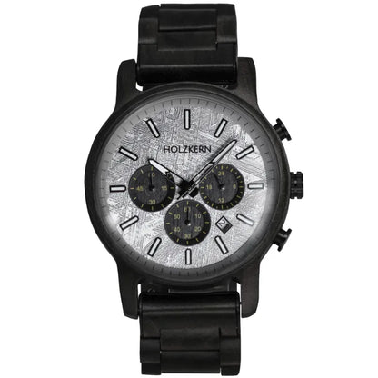 Holzkern Herrenuhr: schwarzes Holzgehäuse, Quarz-Chronograph, silbernes Zifferblatt, Unteranzeigen