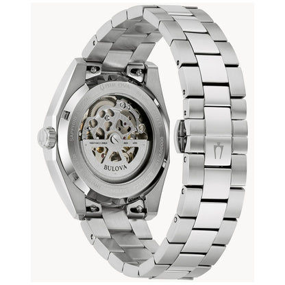 Bulova Herrenuhr mit transparentem Gehäuseboden und sichtbarem Uhrwerk.