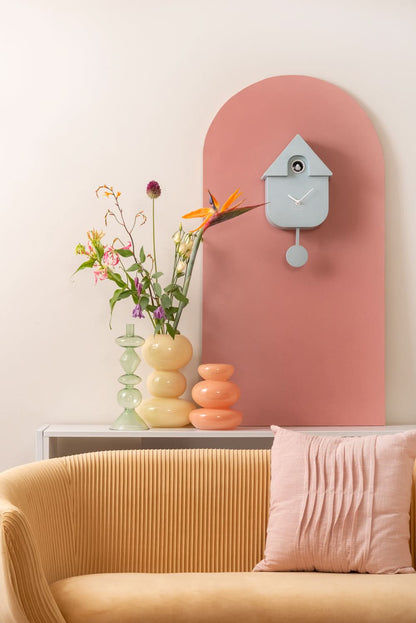 Horloge murale style coucou, forme de maison bleu clair avec balancier et aiguilles