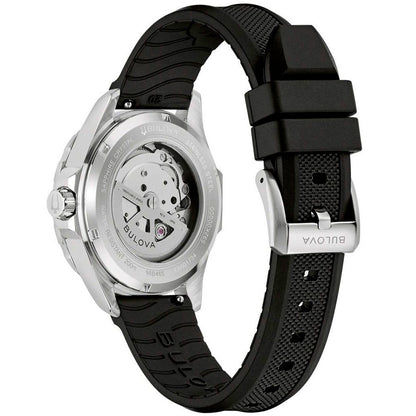 Rückansicht Herrenarmbanduhr: sichtbares Automatikwerk, schwarzes Kautschukband