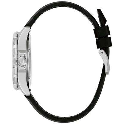 Seitenansicht Herrenarmbanduhr mit silbernem Edelstahlgehäuse und schwarzem Kautschukband