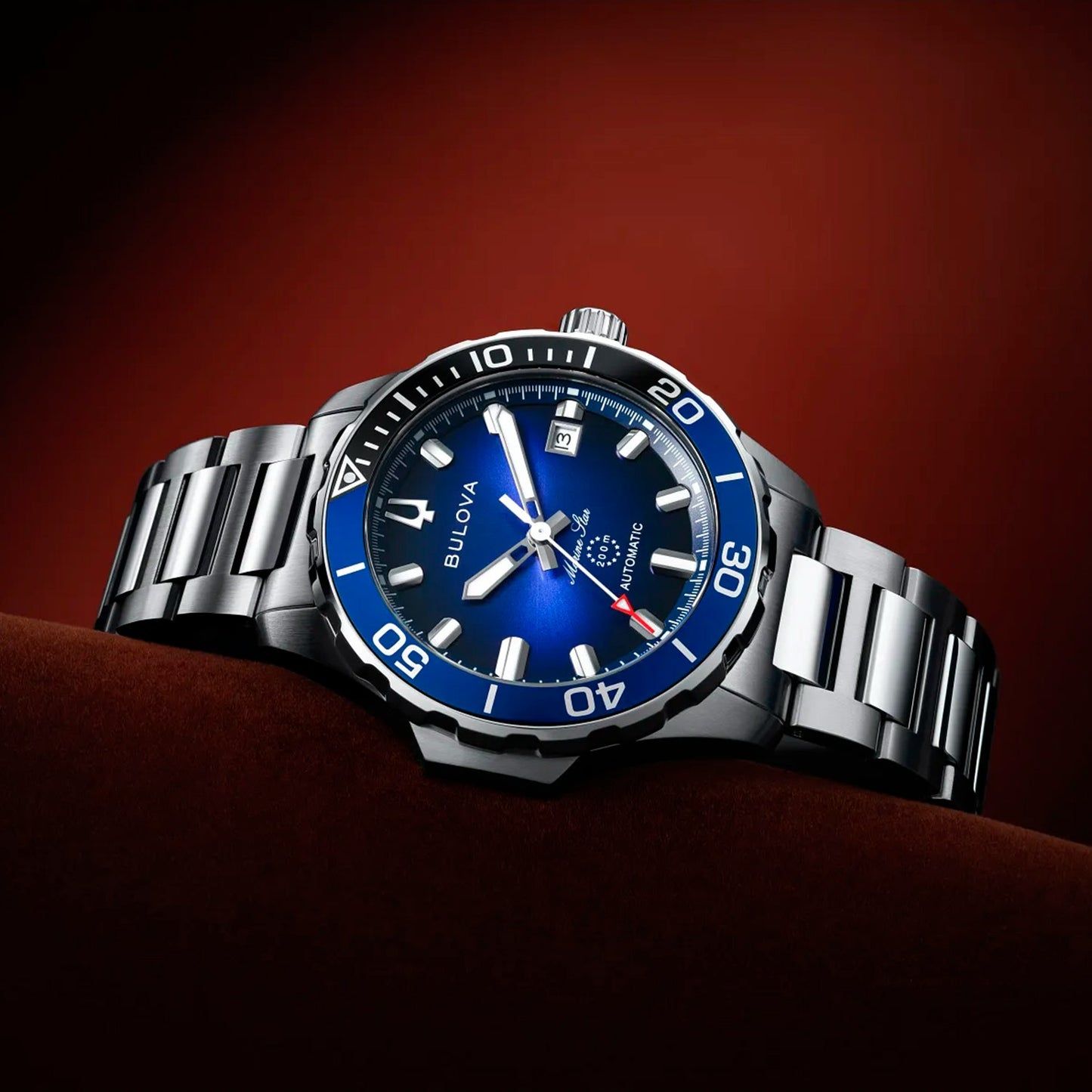 Herrenarmbanduhr mit blauem Zifferblatt und Edelstahlband, Lünette mit Ziffern