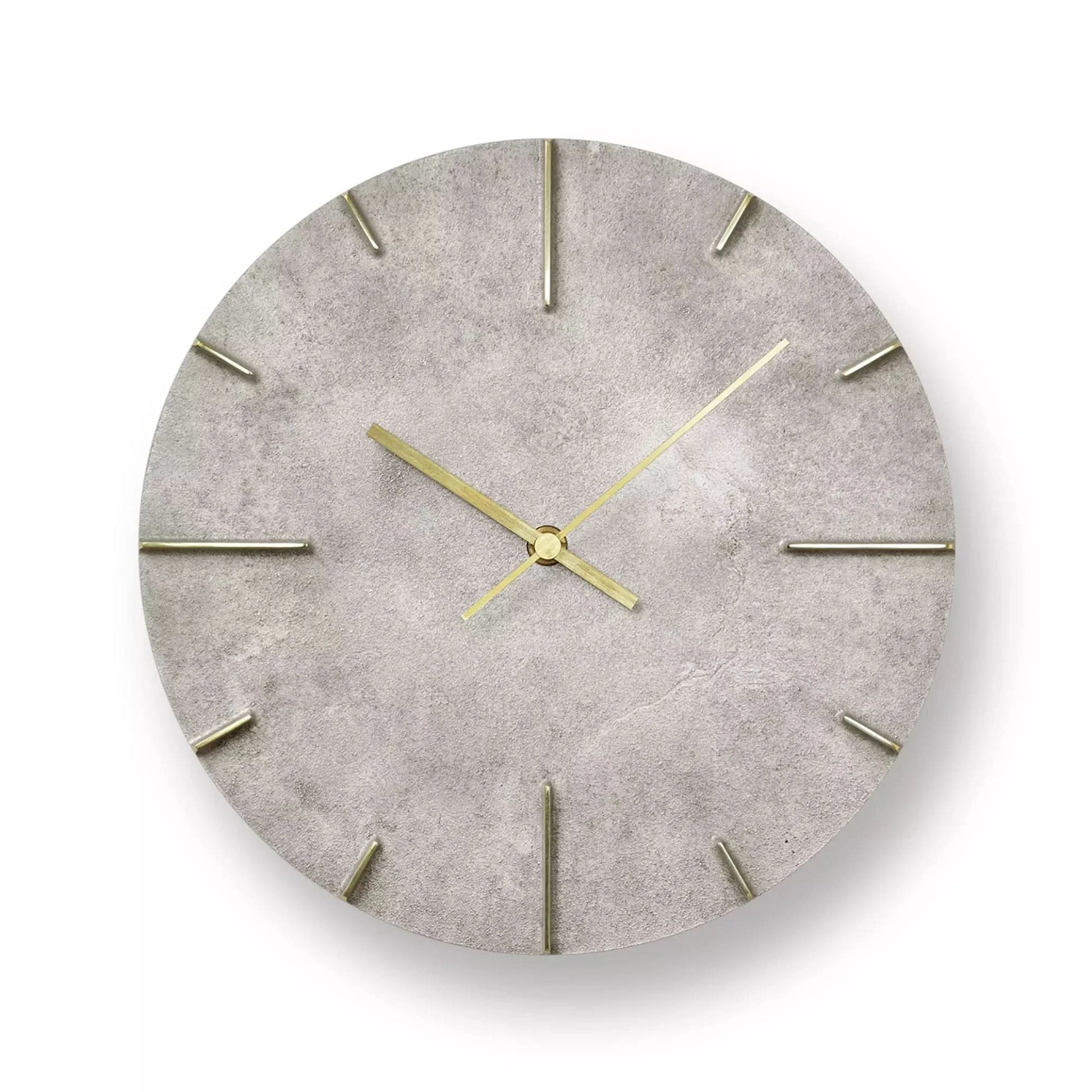 Horloge murale ronde avec cadran gris et aiguilles dorées