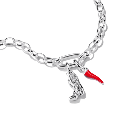 Gliederkette mit silbernem Charm-Anhänger und rotem Cornicello