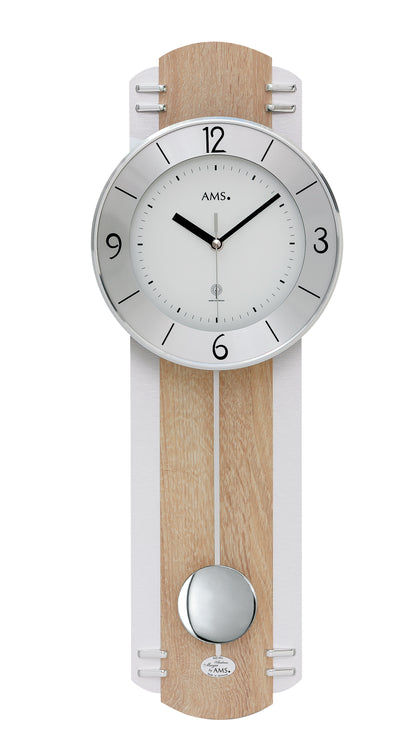 Pendule murale avec boîtier en chêne Sonoma, cadran argenté et balancier