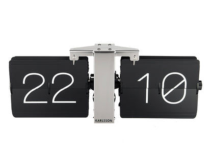 Svart flipklocka, framsida med display 22 och 10