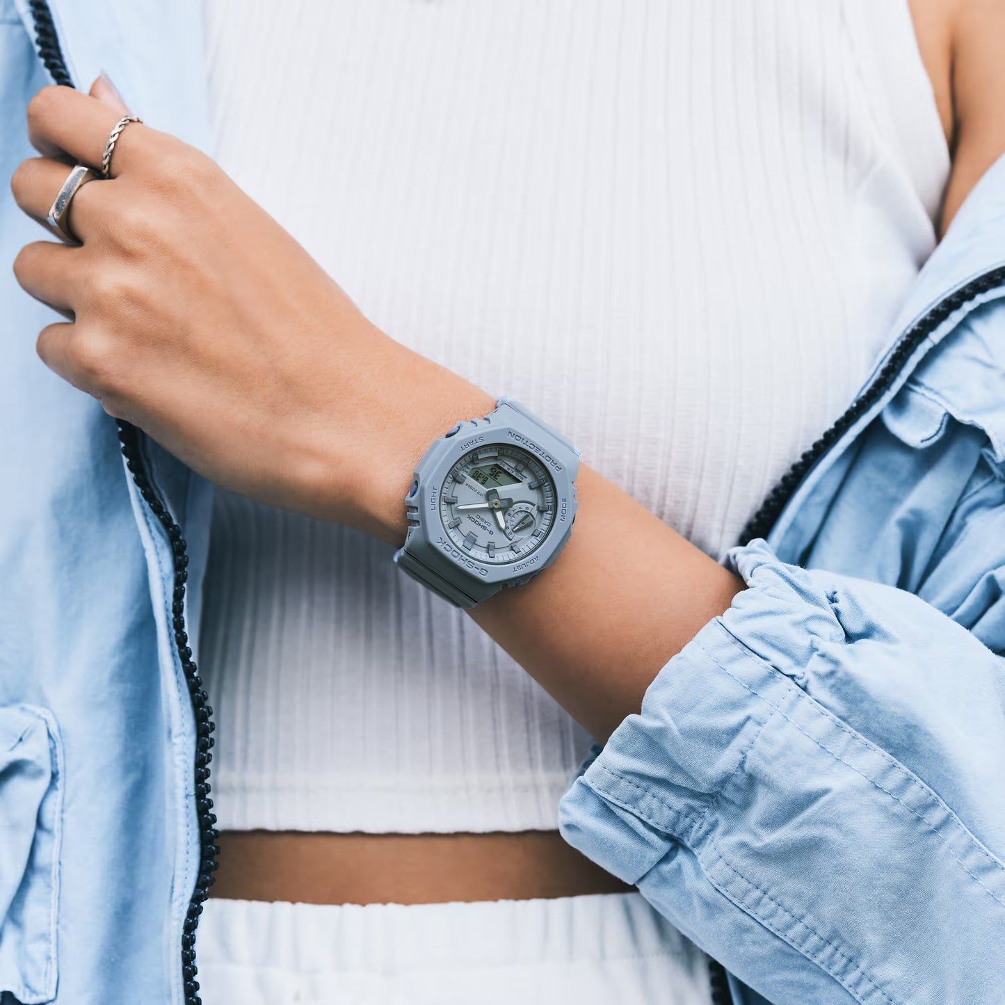 Montre Casio G-Shock GMA-S2100BA-2A2ER pour femme • Extrême résistance aux chocs • Design compact