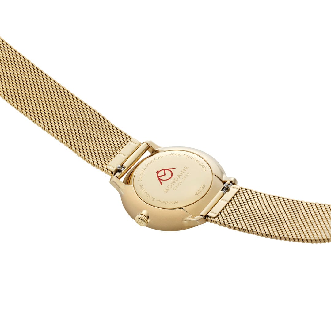 Damenuhr mit goldfarbenem Mesh-Armband, Rückseite mit Gravur und Schließe