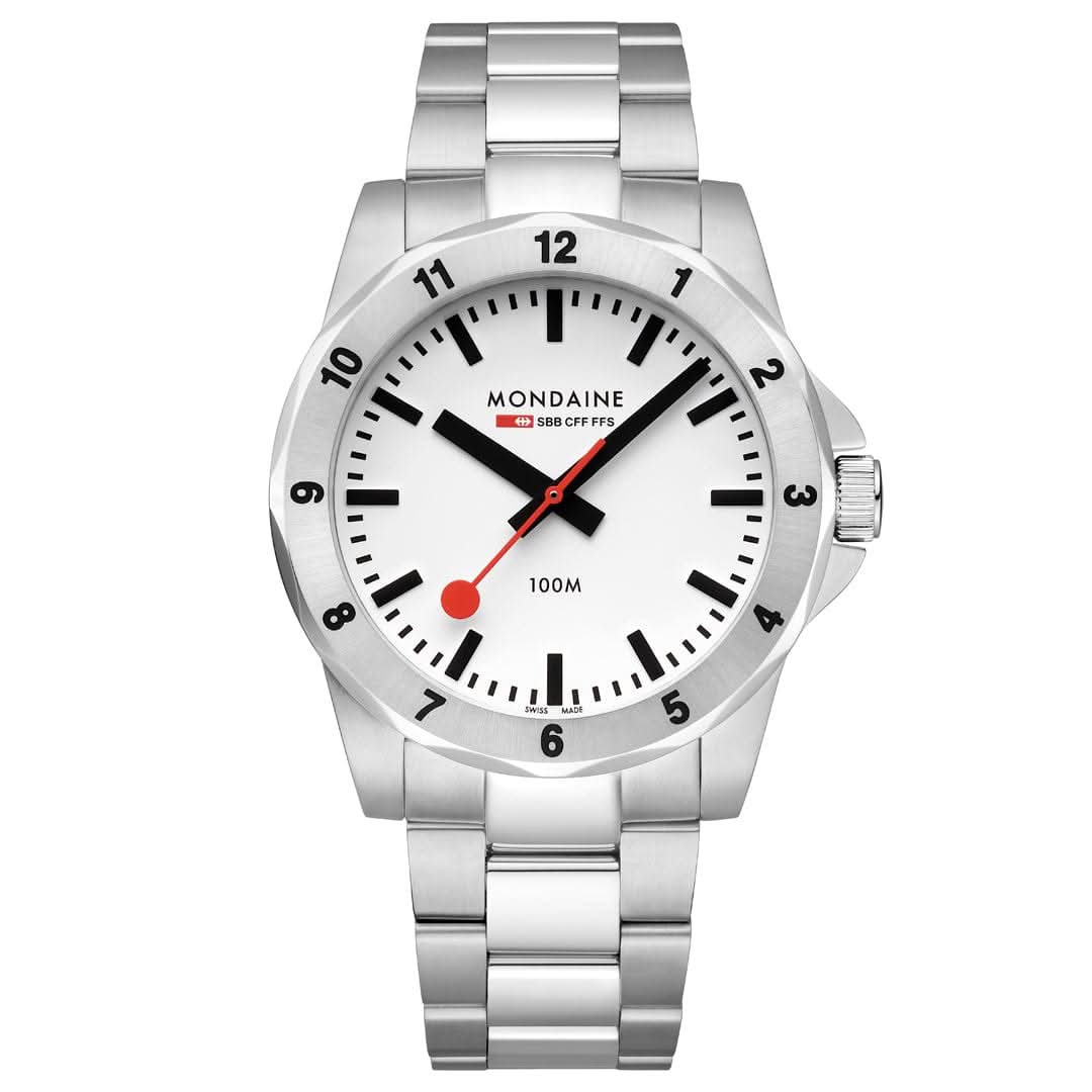 Montre homme avec cadran blanc, accents rouges, chiffres 12 et bracelet en acier