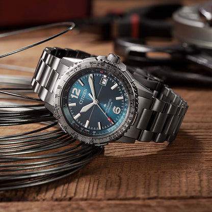 Citizen Promaster Sky Navihawk Herrenarmbanduhr mit blauem Zifferblatt und Metallband