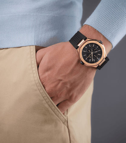 Herrenuhr mit zwei Zifferblättern, roségoldenes Gehäuse, schwarzes Armband