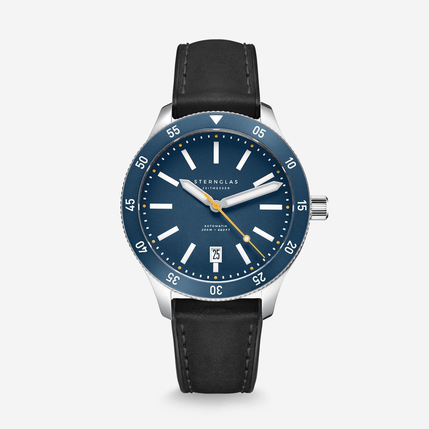 Montre bracelet noire avec cadran bleu et bracelet en cuir