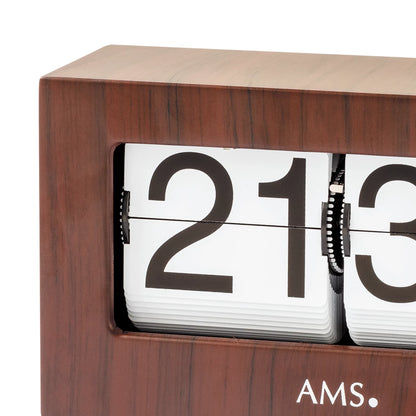 Horloge rétro avec affichage à chiffres basculants, boîtier en bois ; découpe du cadran 21 et 5