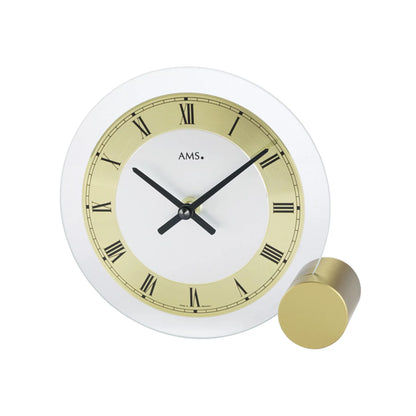 Horloge de table avec boîtier blanc, anneau de cadran doré et aiguilles noires